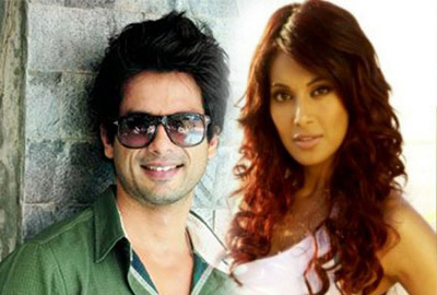 Is Shahid Kapoor getting closer to Bipasha Basu?